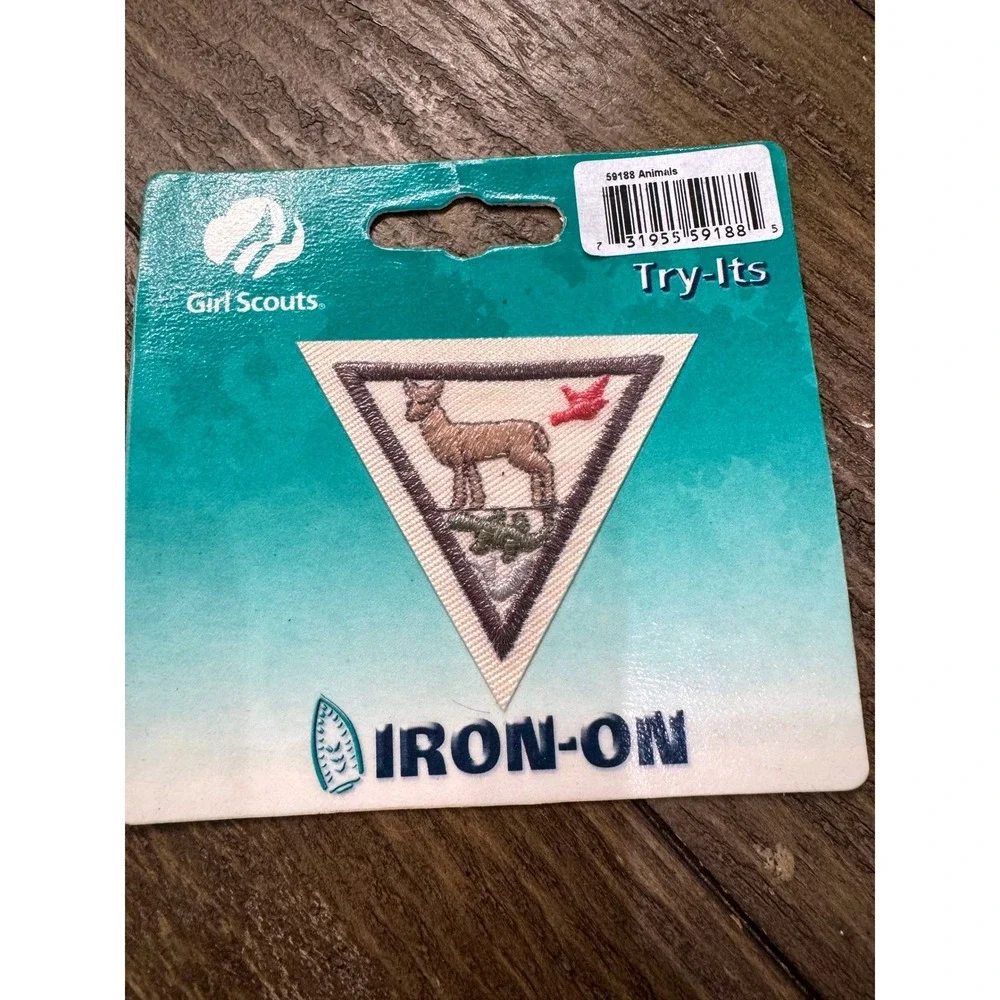 Vintage Girl Scouts Brownie Try-It Animals Badge NOS Iron-On #59188